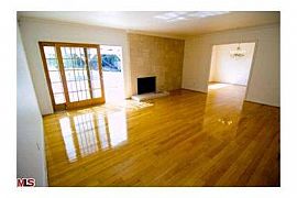 A Lovely Tarzana Home in Tarzana, CA