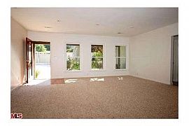 Look at This House in Sherman Oaks, CA (Photo 4 of 10)