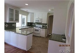 Perfect Little Home in West Hills, CA (Photo 2 of 6)