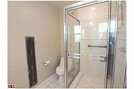 Perfect Family Home in Tarzana, CA (Photo 7 of 10)