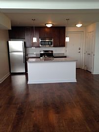 Luxury Loft 1br/ 1ba with Den in Baltimore, MD (Photo 7 of 7)