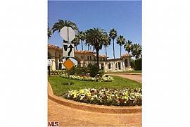 Amazing Get Away Home in Tarzana, CA (Photo 2 of 6)