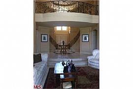 Amazing Get Away Home in Tarzana, CA (Photo 4 of 6)