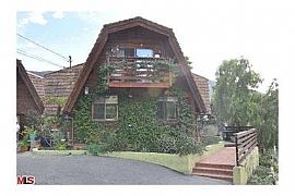 Charming Rustic Retreat  in Calabasas, CA