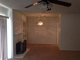 This Single Family Home with 3 Bedrooms and 2 Bathrooms  in Reseda, CA (Photo 5 of 6)