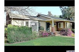 Beautiful 2 Bedroom Home  in Altadena, CA (Photo 3 of 9)