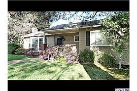 Beautiful 2 Bedroom Home  in Altadena, CA (Photo 4 of 9)