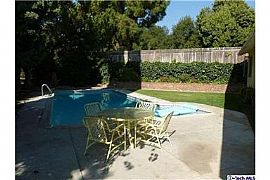 3 Bedroom Home on Lincoln Ave. in Altadena, CA (Photo 2 of 3)