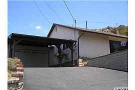 Beautiful Home! in Tujunga, CA (Photo 3 of 10)