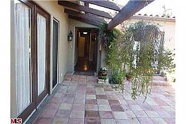 4 Bedroom House  in Beverly Hills, CA (Photo 2 of 3)