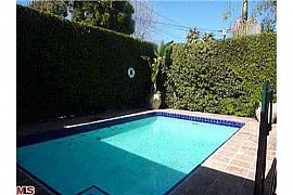 4 Bedroom House  in Beverly Hills, CA (Photo 3 of 3)