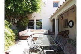 4 Bedroom Beverly Hills Home  in Beverly Hills, CA (Photo 2 of 9)