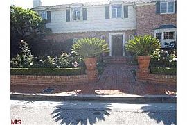 3 Bedroom Beverly Hills Home in Beverly Hills, CA