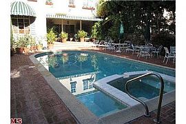 3 Bedroom Beverly Hills Home in Beverly Hills, CA (Photo 5 of 7)