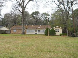 This 4 Bedroom, 3 Bath Home Is Waiting For You!  in Shreveport, LA (Photo 4 of 9)