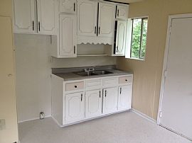 This Newly Renovated 2br/1bth in Birmingham in Birmingham, AL (Photo 3 of 6)