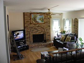 On Golf Court 3 Bedroom House Rent to Own in Glendale Heights, IL (Photo 5 of 9)