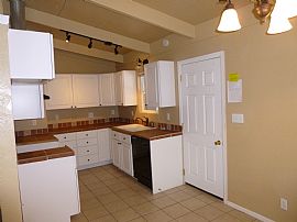 3 Bdining Room/2bath Virginia Style Home in Widefield, CO (Photo 4 of 6)