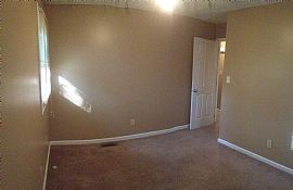 3bd/ 1.5 Bt.  1040 Sqft House For Rent  in Spring Lake, NC (Photo 7 of 9)