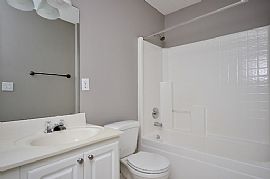 Great Property Very Convenient to I385. Eat-In Kitchen in Simpsonville, SC (Photo 8 of 9)