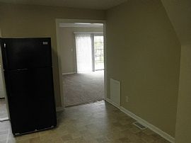 Charming 3 Bedroom 1.5 Bath Bungalow in Dundalk, MD (Photo 4 of 9)