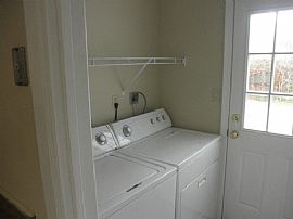 Charming 3 Bedroom 1.5 Bath Bungalow in Dundalk, MD (Photo 6 of 9)