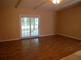 Great Neighborhood with Neighbors in Austin, TX (Photo 2 of 5)