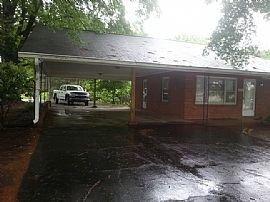 Nice Brick House in Great Location in Winston-Salem, NC (Photo 11 of 11)