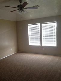 Charming 3 Bedroom 25 Bath  in Houston, TX (Photo 7 of 9)