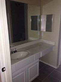 Charming 3 Bedroom 25 Bath  in Houston, TX (Photo 8 of 9)