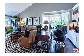 Romantic Chic One Story Country Traditional Home For Fine Livin in Encino, CA (Photo 4 of 8)