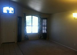 Great 3 Bedroom 2 Bath Home in Chandler, AZ (Photo 2 of 7)