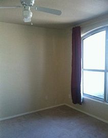 Great 3 Bedroom 2 Bath Home in Chandler, AZ (Photo 4 of 7)