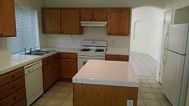 Gorgeous 1-Story Home Featuring 3 Bedrooms in Las Vegas, NV (Photo 5 of 7)