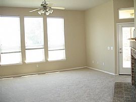 Deer Creek Schools - 3bd/2ba in Edmond, OK (Photo 5 of 7)