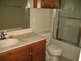 Deer Creek Schools - 3bd/2ba in Edmond, OK (Photo 7 of 7)