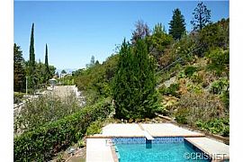 Beautiful Lake Encino House  in Encino, CA (Photo 2 of 2)