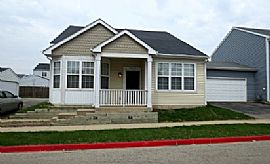 This Precious 3 Bed, 2.5 Baths Aurora Home Is Eagerly in Aurora, IL