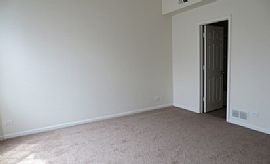 This Precious 3 Bed, 2.5 Baths Aurora Home Is Eagerly in Aurora, IL (Photo 2 of 7)