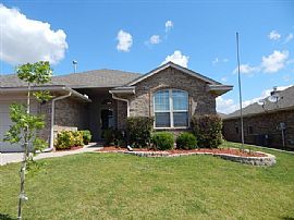  Charming 3 Bed, 2 Bath in Moore in Moore, OK
