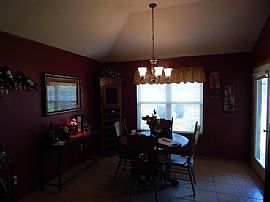  Charming 3 Bed, 2 Bath in Moore in Moore, OK (Photo 4 of 6)