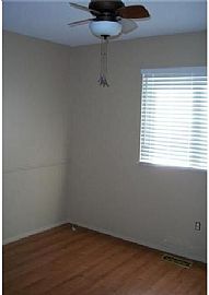 Clean 3 Bedroom,2.5 Bath Home in Ballwin, MO (Photo 4 of 6)