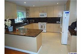 Spacious Home in Tujunga, CA (Photo 4 of 8)