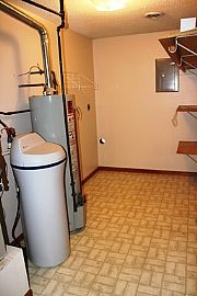 Spacious 3 Bedroom, 2 Bathroom Home on Hill in Ogden in Ogden, KS (Photo 5 of 9)