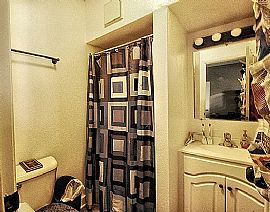 Single Nice Family Home in South Milwaukee, WI (Photo 3 of 4)