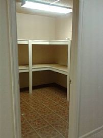  Beautiful, Clean Townhome Located in Quiet Neighborhood  in Denver, CO (Photo 3 of 12)