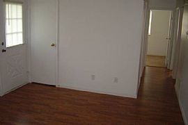 3 Br / 1ba 1700ft2 House Available Now in Columbus, OH (Photo 12 of 12)