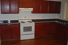 3 Br / 1ba 1700ft2 House Available Now in Columbus, OH (Photo 2 of 12)