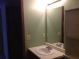 Spacious 2 Bedroom in Vadnais Heights, MN (Photo 7 of 8)