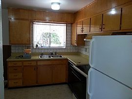 3 Beds, 2 Baths in Colorado Springs, CO (Photo 5 of 12)